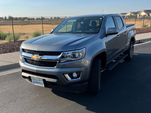 Used 2020 Chevrolet Colorado LT w/ Safety Package image 1