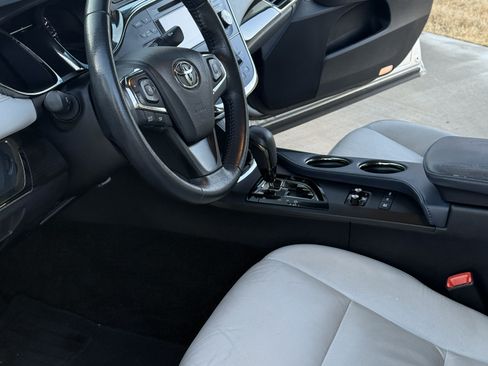 Used 2013 Toyota Avalon XLE Touring image 4