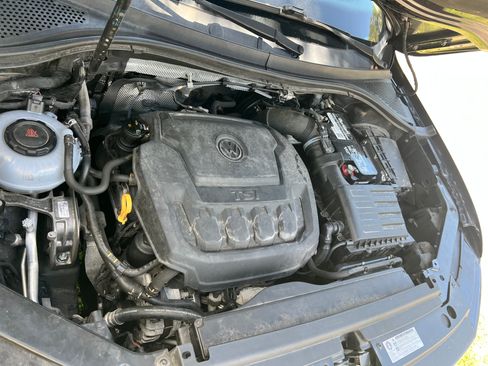 Used 2018 Volkswagen Tiguan SEL FWD image 14