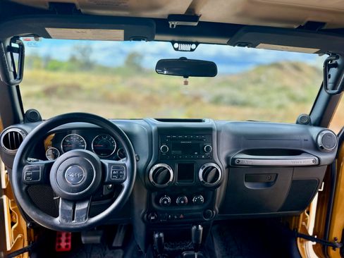 Used 2014 Jeep Wrangler Unlimited Sport AWD/4WD image 8
