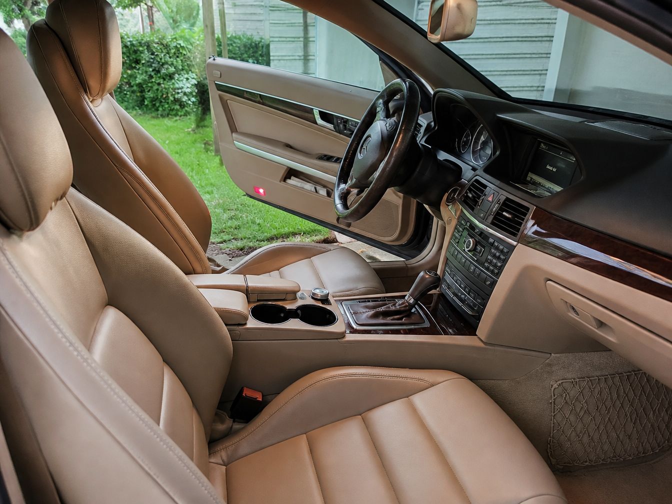 Used 2011 Mercedes-Benz E 350 Cabriolet image 9