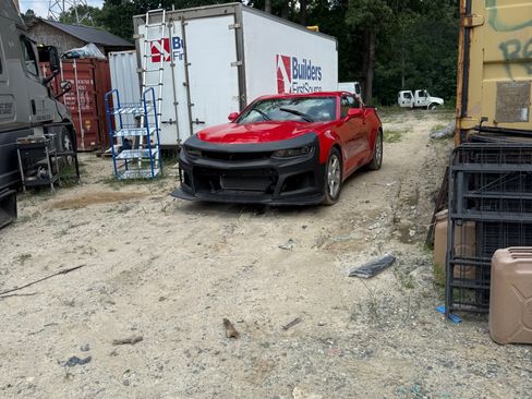 Used 2018 Chevrolet Camaro LT image 4