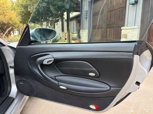 Used 2004 Porsche 911 Carrera 4S image 11