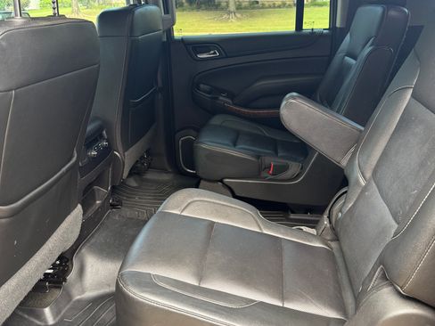 Used 2017 Chevrolet Suburban Premier AWD/4WD image 6