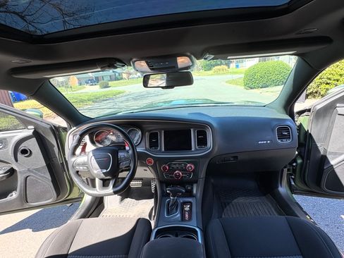 Used 2022 Dodge Charger Scat Pack w/ Dynamics Package image 18
