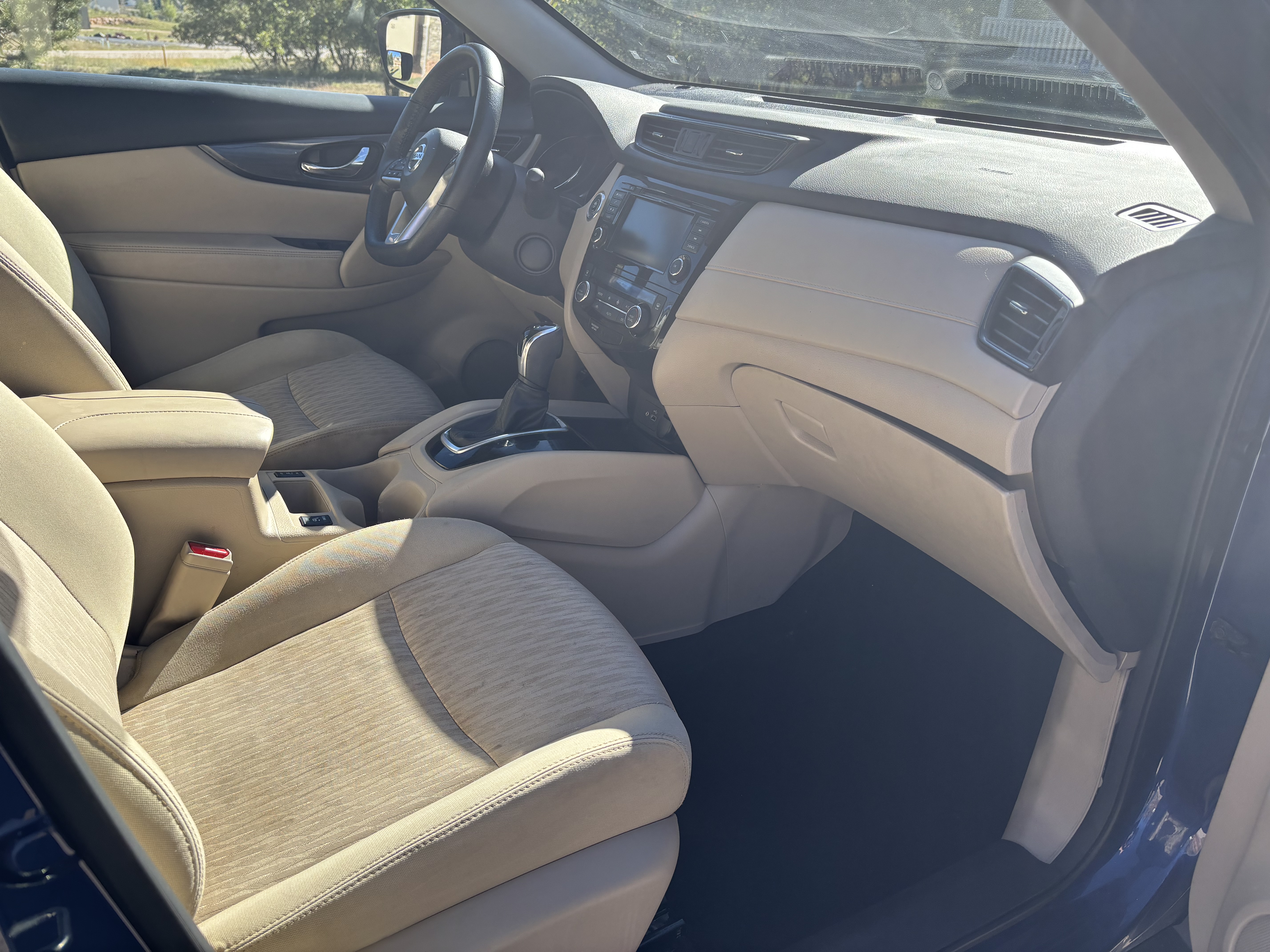 Used 2018 Nissan Rogue SV AWD/4WD image 12