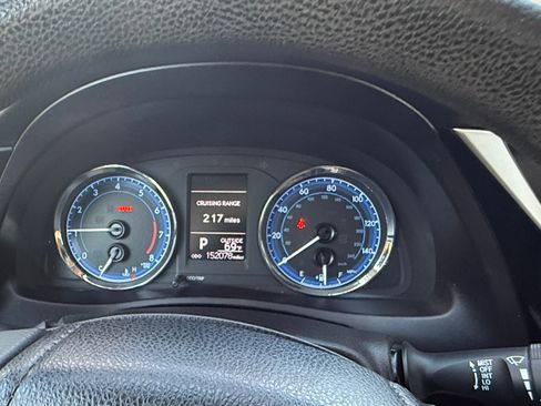 Used 2017 Toyota Corolla LE image 13