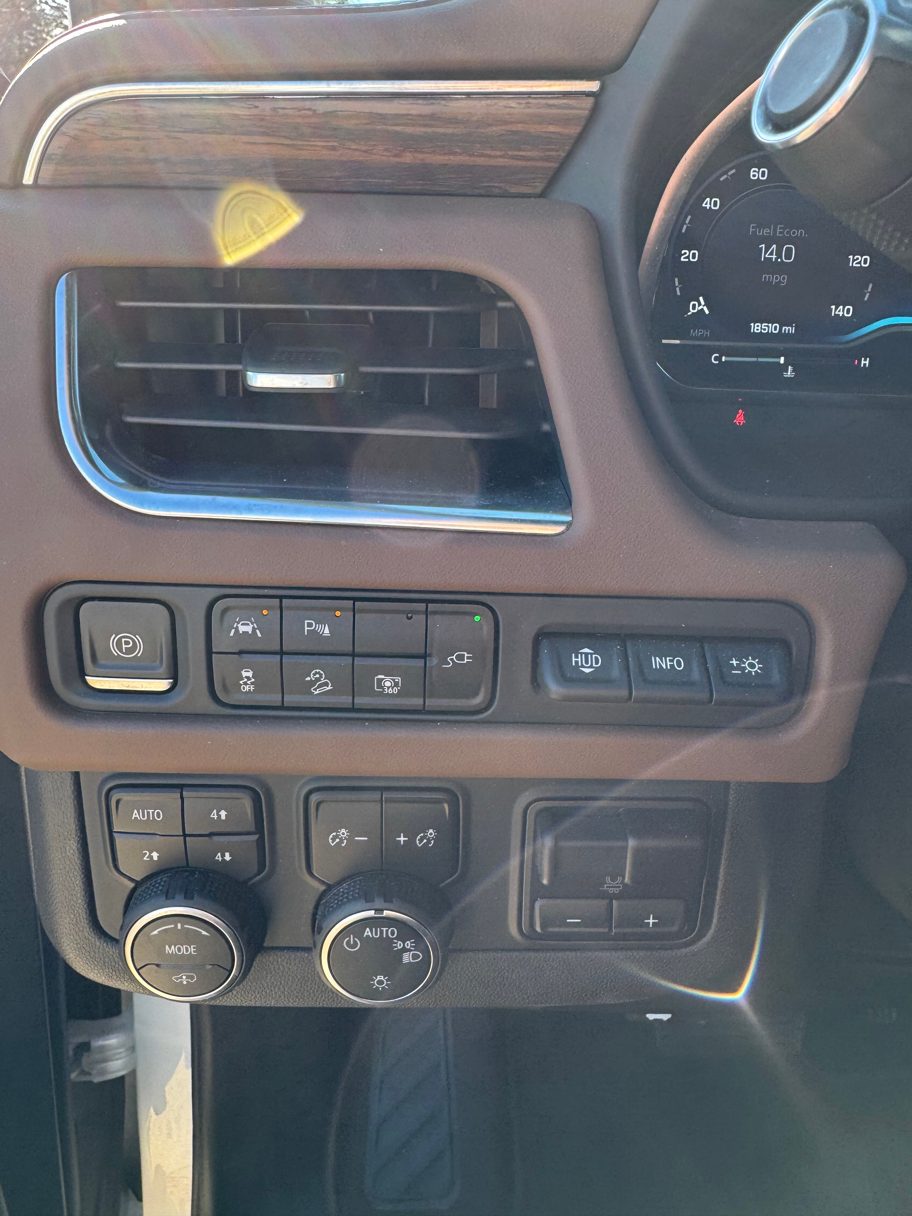 Used 2022 Chevrolet Tahoe High Country AWD/4WD image 5