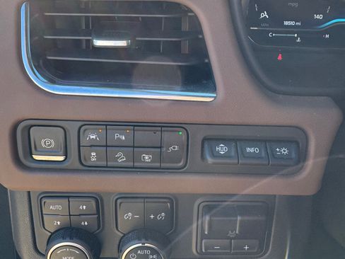 Used 2022 Chevrolet Tahoe High Country image 5