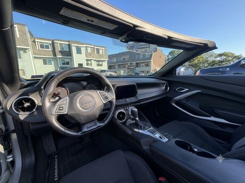 Used 2017 Chevrolet Camaro SS RWD image 6