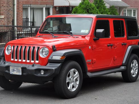 Used 2019 Jeep Wrangler Unlimited Sport S AWD/4WD image 8