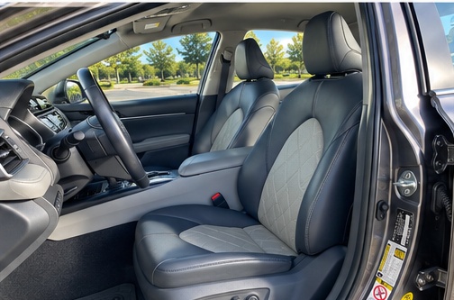 Used 2018 Toyota Camry XLE FWD image 15