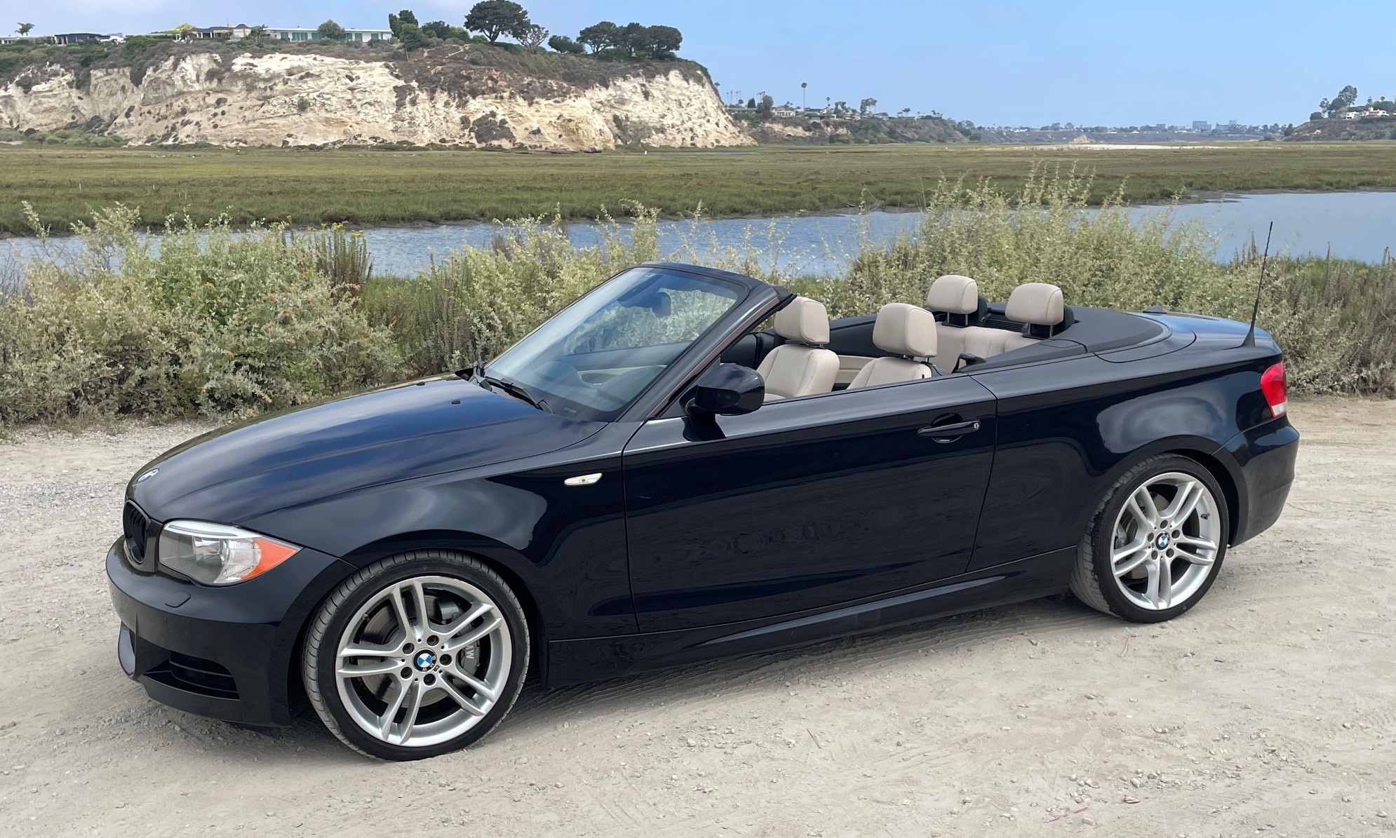 Used 2013 BMW 135i Convertible RWD image 2