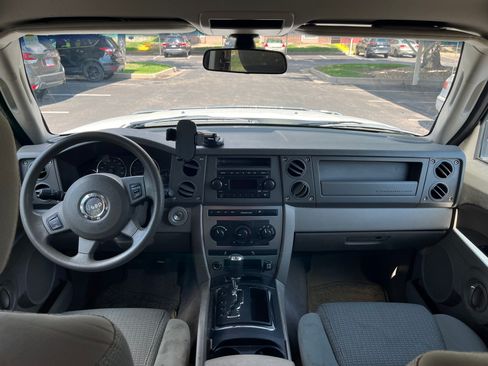 Used 2006 Jeep Commander 4WD image 13