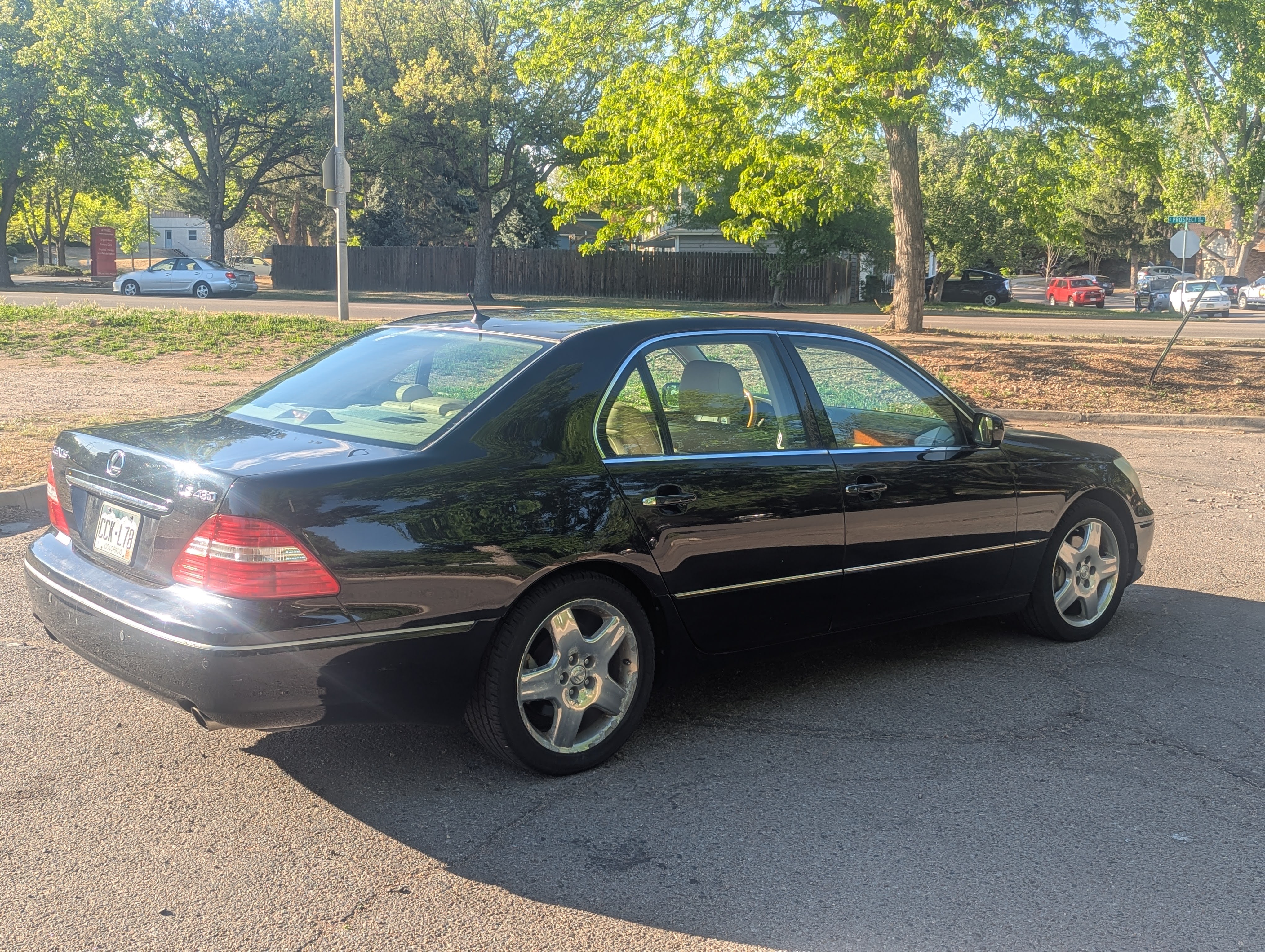 Used 2005 Lexus LS 430 w/ Modern Luxury Pkg RWD image 6