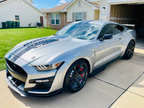 Used 2020 Ford Mustang Shelby GT500 w/ Carbon Fiber Track Pack image 9