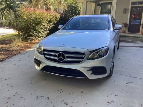 Used 2019 Mercedes-Benz E 300 E 300 Sedan 4D image 4