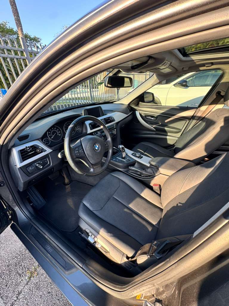 Used 2018 BMW 320i Sedan w/ Convenience Package RWD image 6