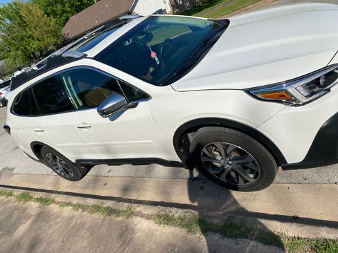 Used 2021 Subaru Outback Touring w/ Popular Package #2 image 4
