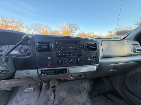 Used 2006 Ford F350 XL image 16