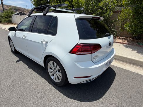 Used 2018 Volkswagen Golf SE FWD image 4