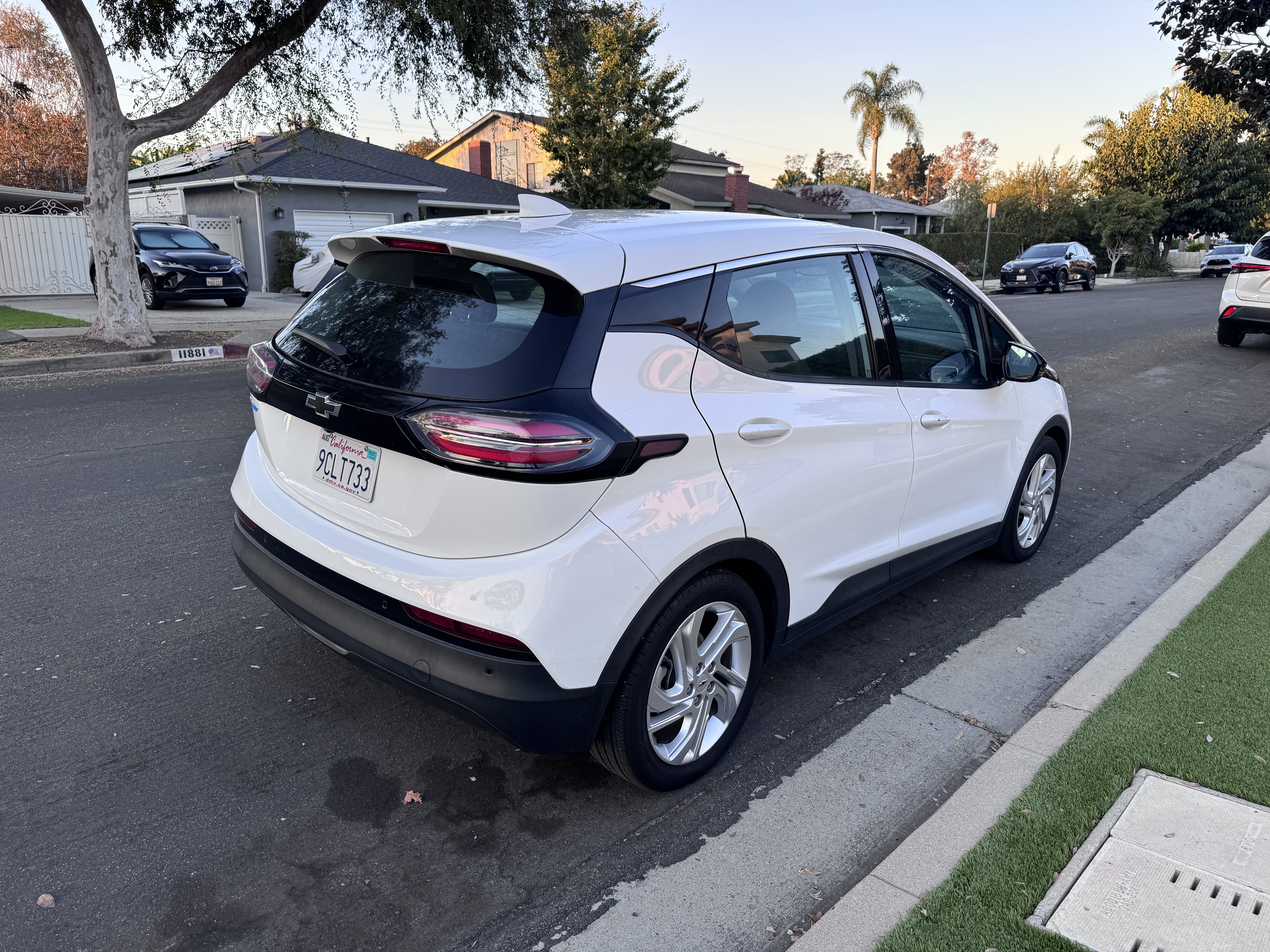 Used 2022 Chevrolet Bolt LT FWD image 9