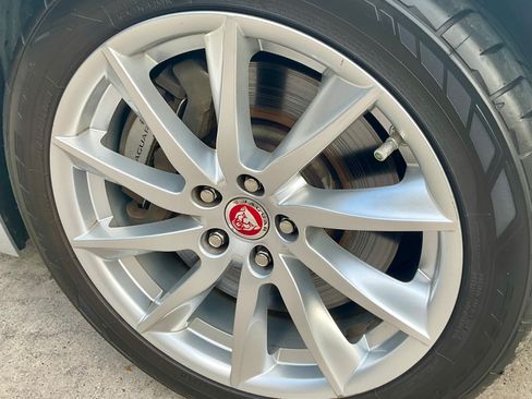 Used 2016 Jaguar F-TYPE Coupe RWD image 14