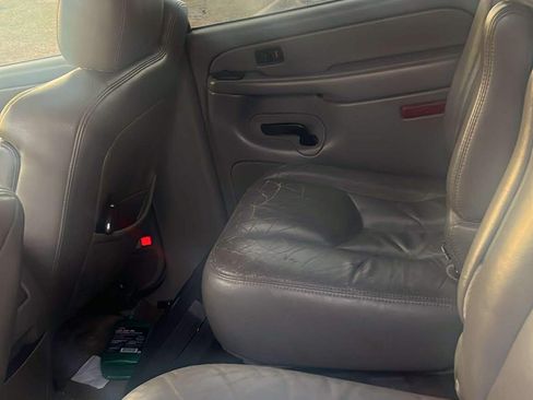 Used 2004 GMC Yukon XL SLT w/ Preferred Equipment Group image 13