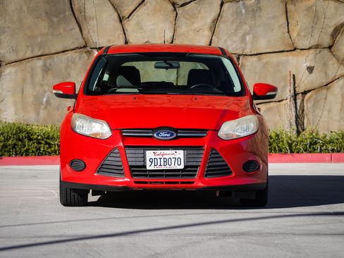 Used 2013 Ford Focus SE image 2