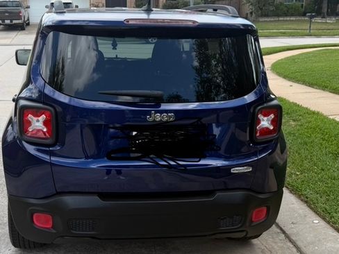 Used 2016 Jeep Renegade Latitude image 1