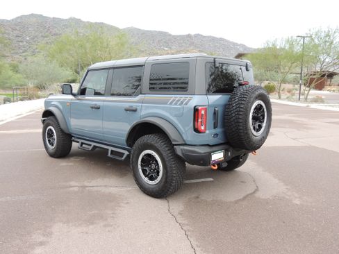 Used 2024 Ford Bronco Badlands image 6