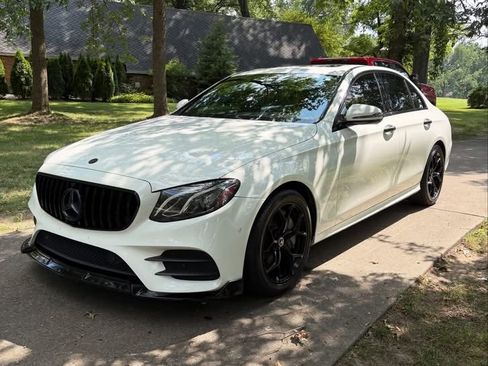 Used 2017 Mercedes-Benz E 300 4MATIC image 1