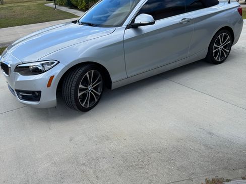 Used 2017 BMW 230i Convertible RWD image 1