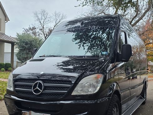 Used 2013 Mercedes-Benz Sprinter 2500 image 14