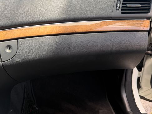 Used 2009 Mercedes-Benz E 550 Sedan image 24