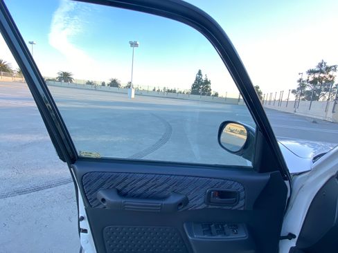 Used 1998 Toyota RAV4 2WD 4-Door image 21