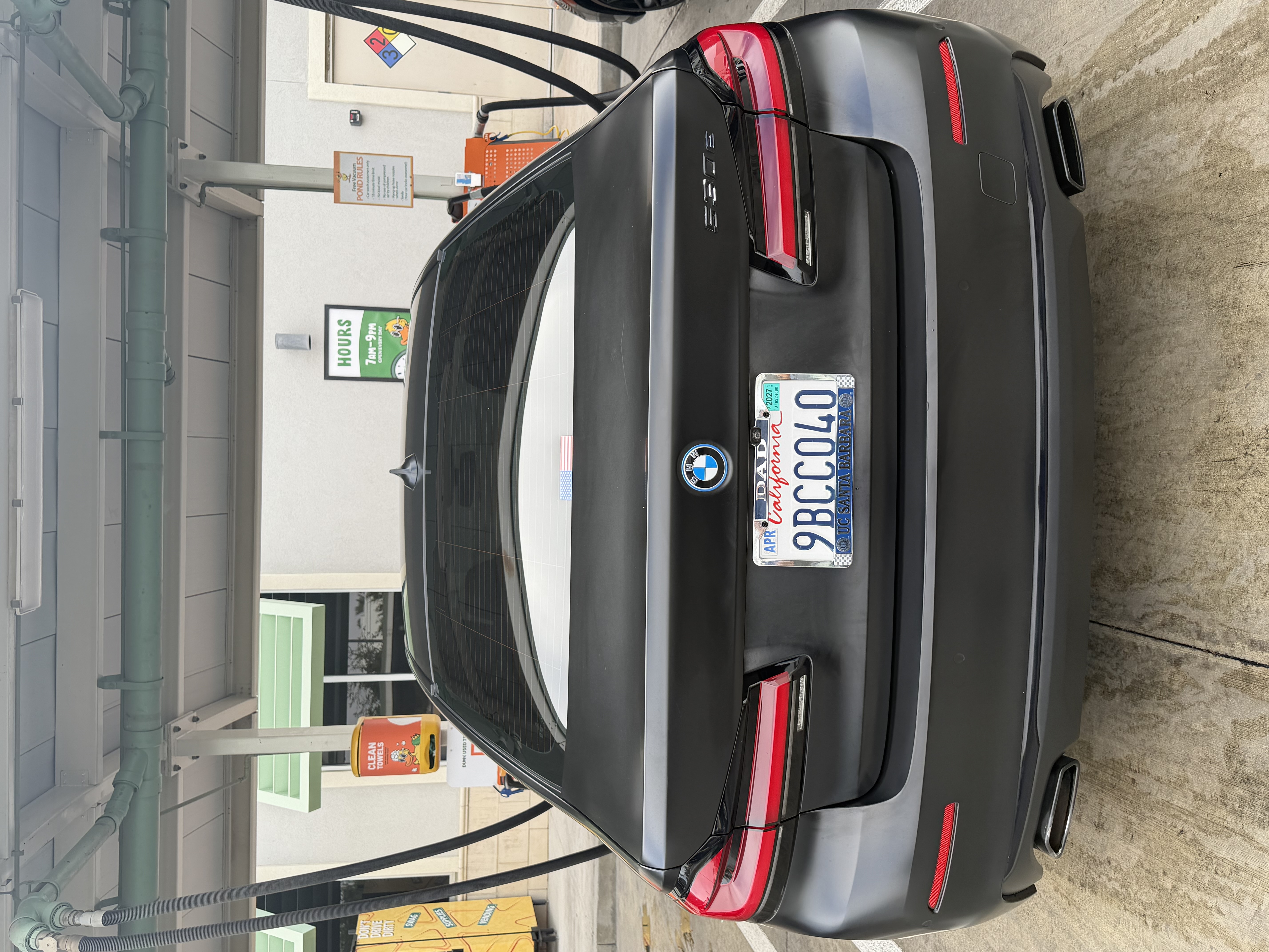 Used 2022 BMW 530e w/ Premium Package RWD image 2