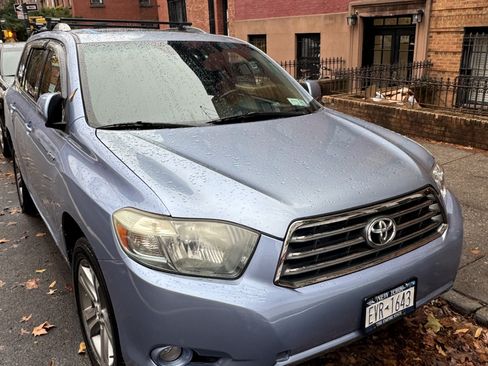 Used 2009 Toyota Highlander Sport image 2