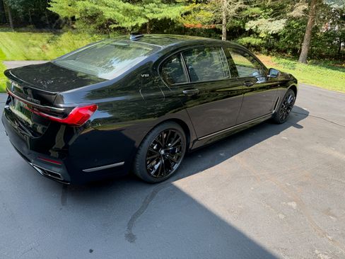 Used 2020 BMW M760i xDrive w/ Luxury Rear Seating Package AWD/4WD image 27