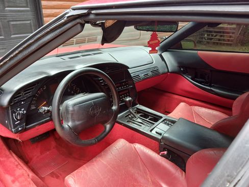 Used 1996 Chevrolet Corvette Coupe image 10