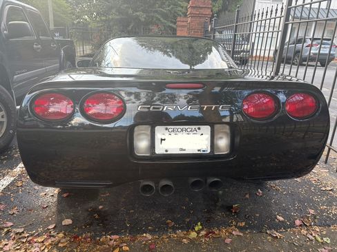 Used 2002 Chevrolet Corvette Coupe w/ Preferred Equipment Group1 image 6