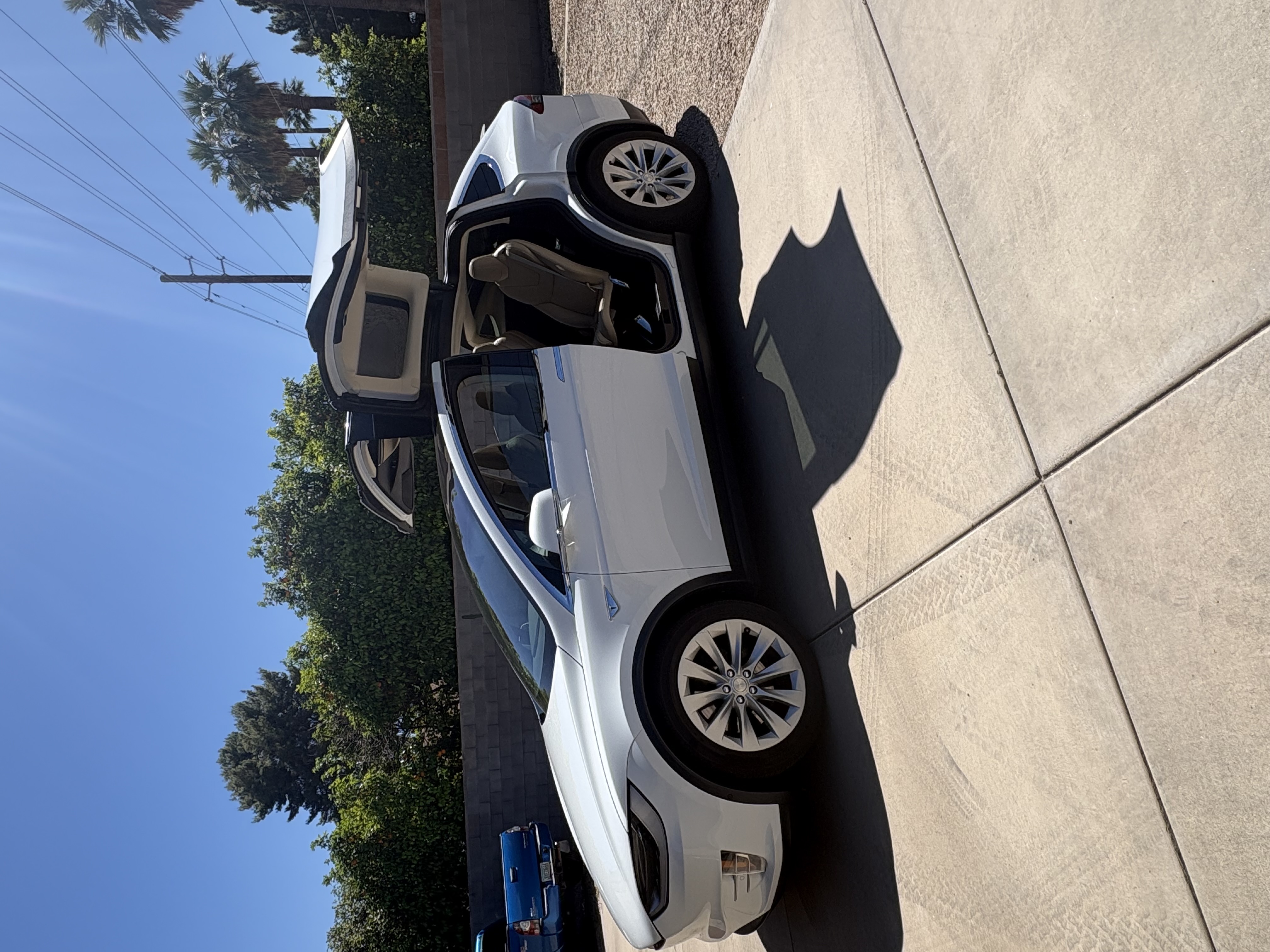Used 2016 Tesla Model X 75D AWD/4WD image 1