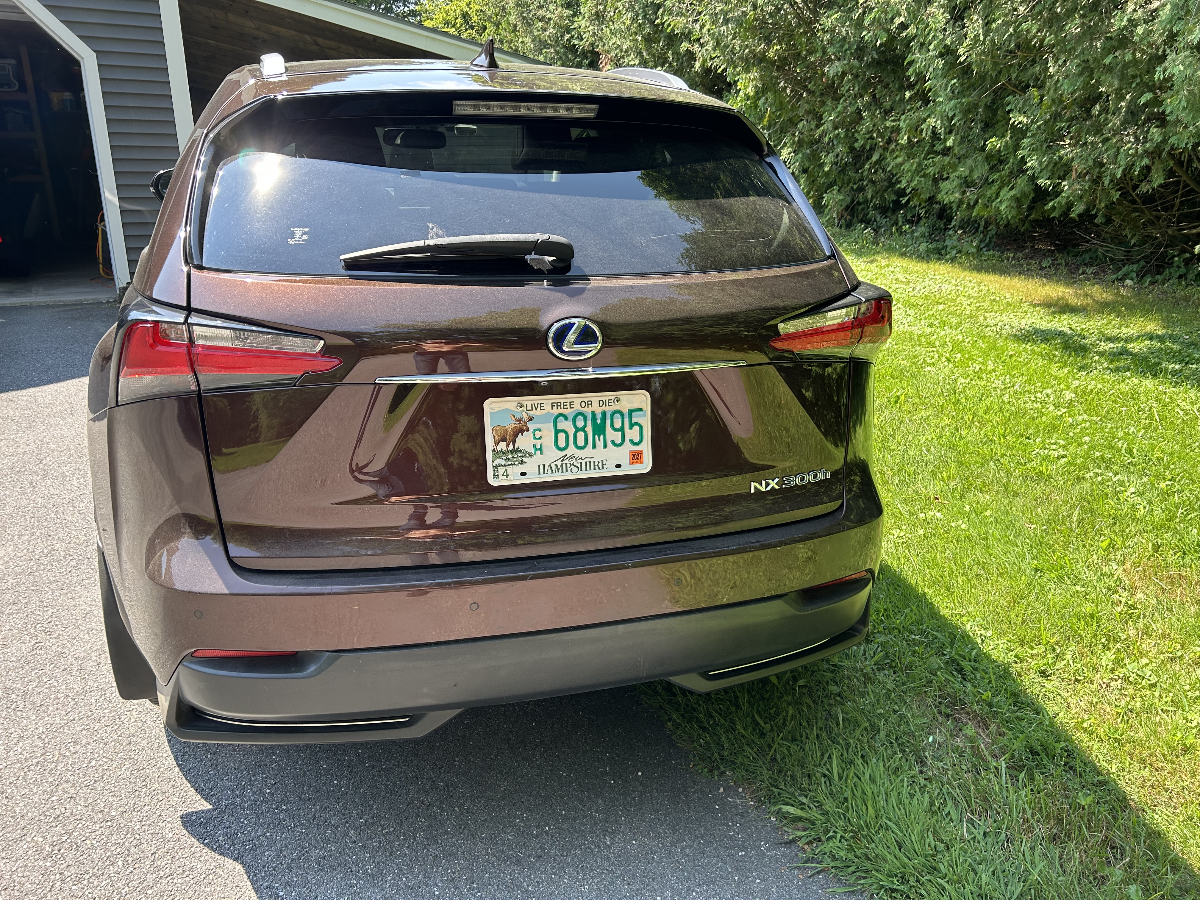 Used 2017 Lexus NX 300h AWD w/ Luxury Package image 5