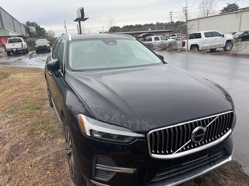 Used 2022 Volvo XC60 B5 Inscription w/ Protection Package Premier image 1