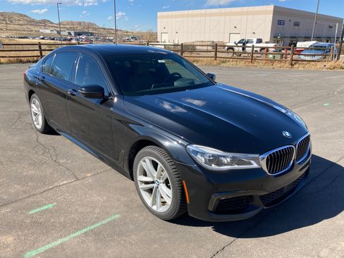 Used 2016 BMW 750i xDrive AWD/4WD image 13