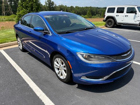Used 2016 Chrysler 200 Limited FWD image 4