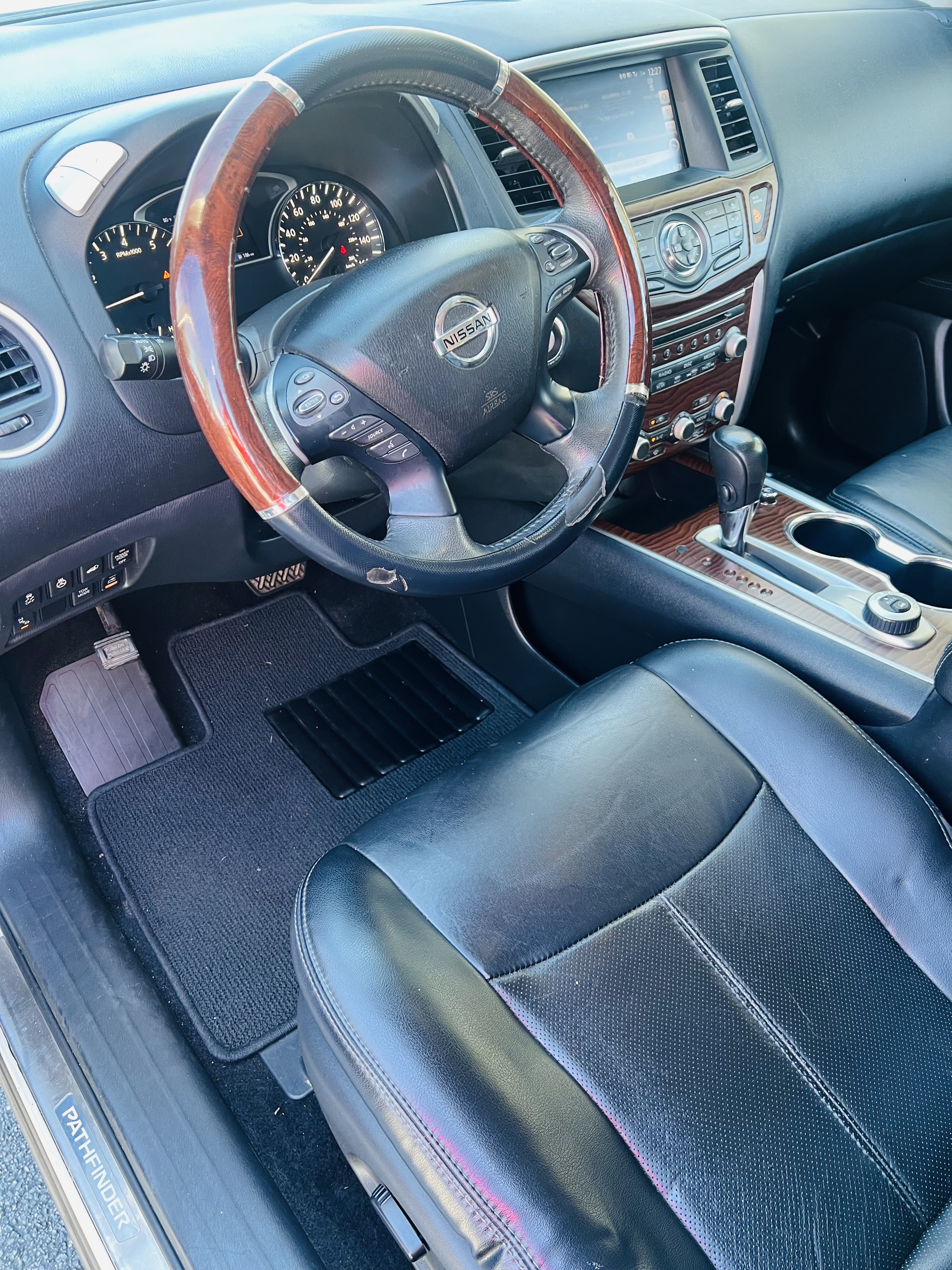 Used 2017 Nissan Pathfinder S AWD/4WD image 10