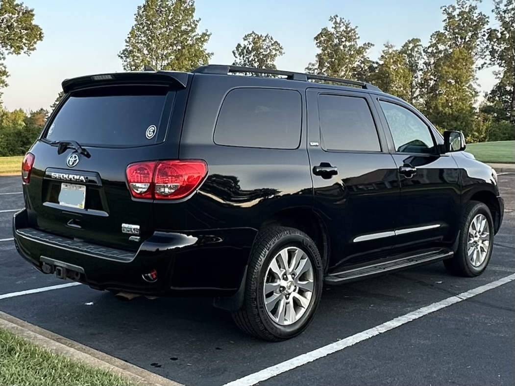 Used 2011 Toyota Sequoia SR5 w/ Premium Pkg AWD/4WD image 4