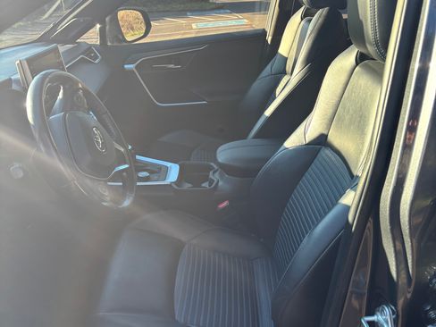 Used 2020 Toyota RAV4 XSE image 11