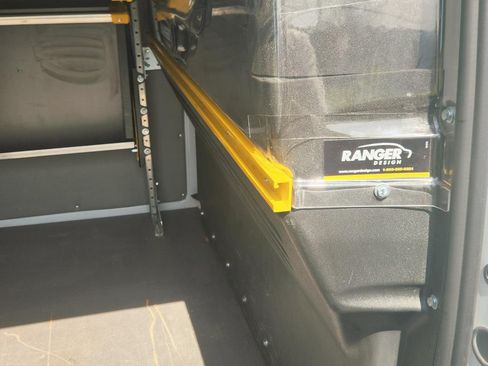 Used 2023 Mercedes-Benz Metris image 13